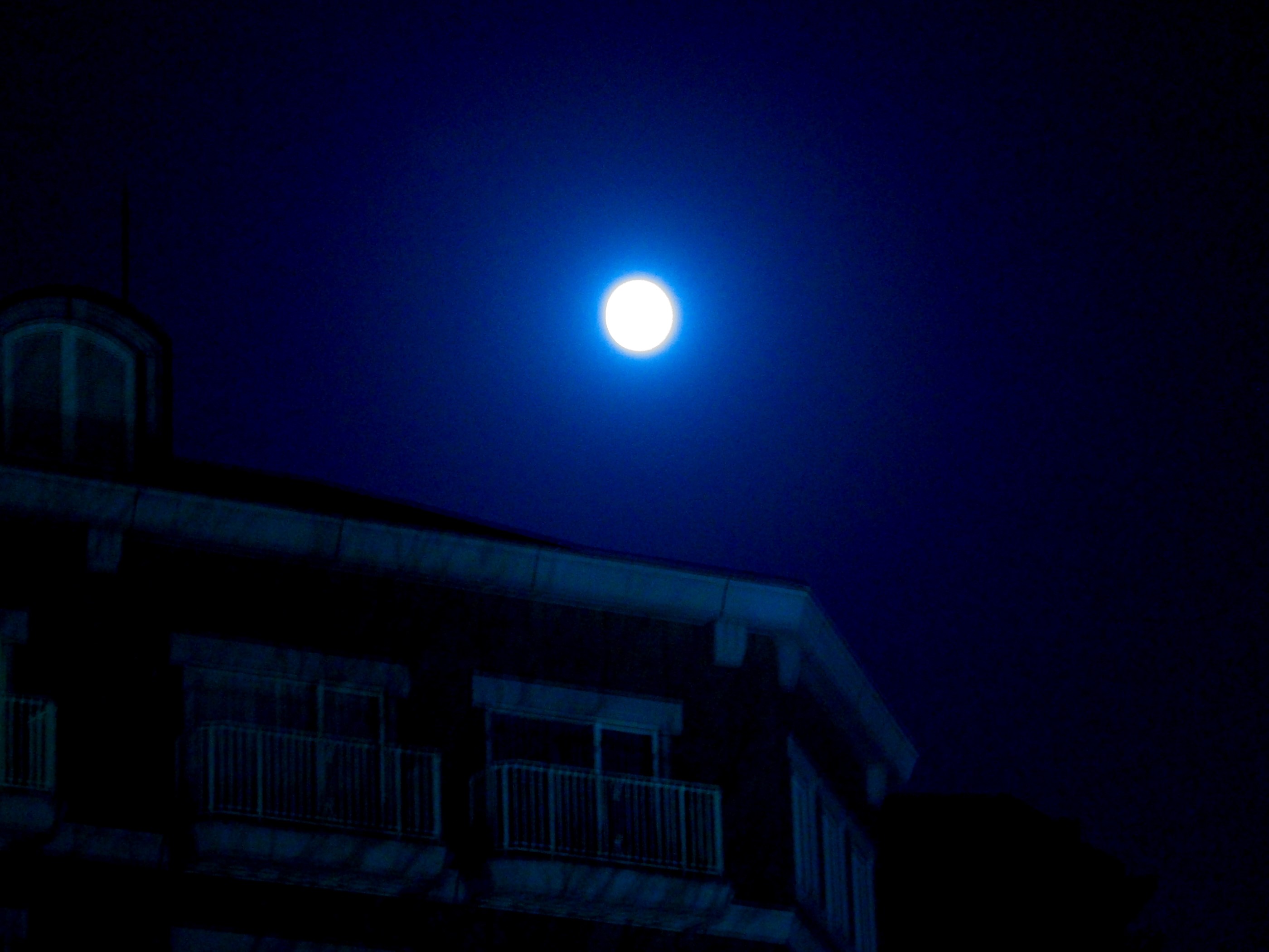 スーパームーン